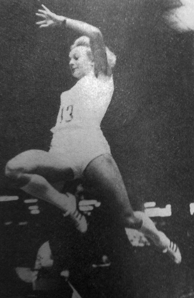 Mirosława Sarna w 1973 roku zdobyła także mistrzostwo Polski w hali (zdjęcie: "Lekkoatletyka" 1973 nr 4)